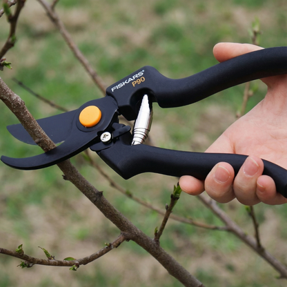 Fiskars Budama Makası P90 Bypass – 26 mm Kapasiteli, Non-Stick Çelik Bıçaklı, Ergonomik